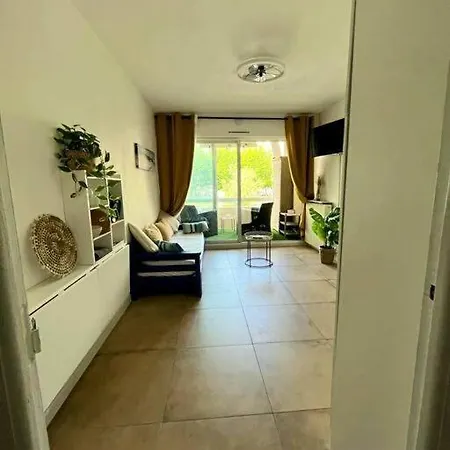 Loggia 80m De La Apartament